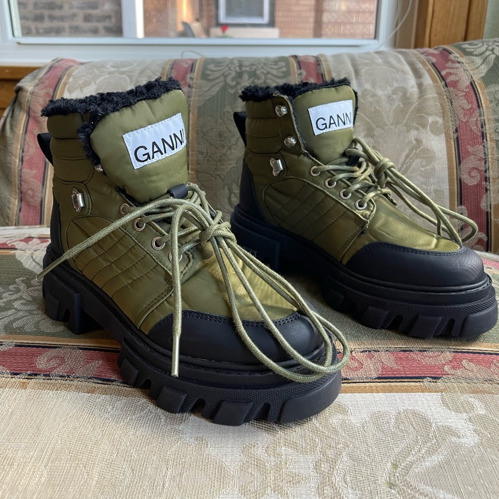 GANNI Faux Shearling Hiking Lace Up Boot. Size 36 = 6 US Women
N9-9 - Picture 2 of 7